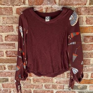 Anthropologie Akemi + Kin floral print sleeved top size XXS